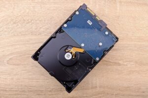 Guide Complet pour l'Installation d'un Disque Dur Interne